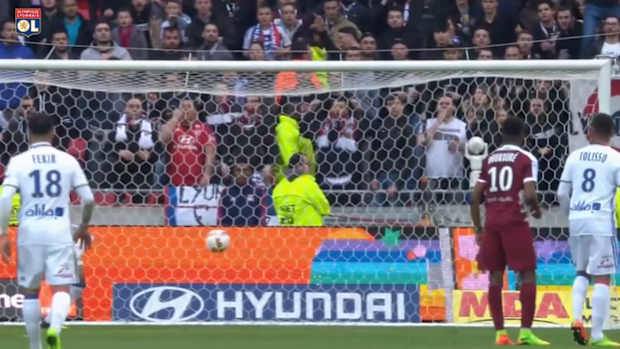 All Memphis Depay's goals vs Metz