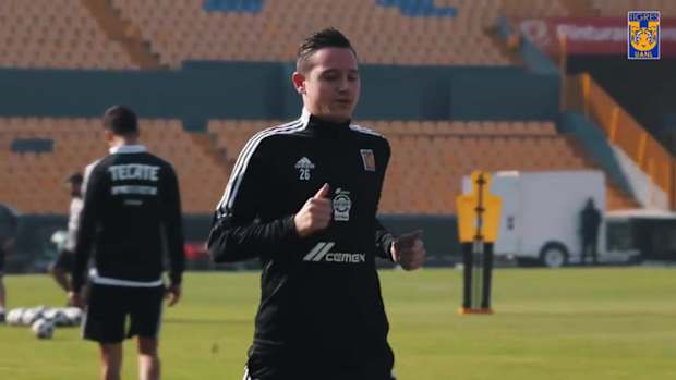 Thauvin and Gignac link with González in training