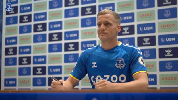 Frank Lampard takes charge of first Everton training session