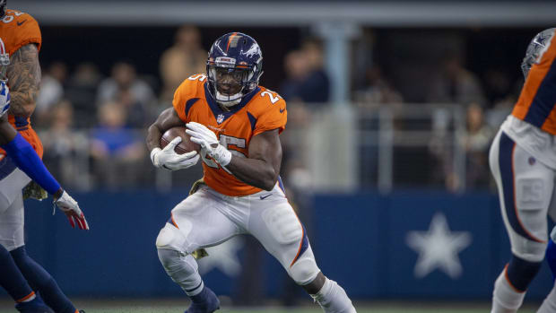 Denver Broncos running back Melvin Gordon III (25) in action during the game between the Dallas Cowboys and the Denver Broncos at AT&T Stadium.