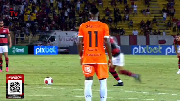 Arrascaeta’s superb free-kick vs Nova Iguaçu