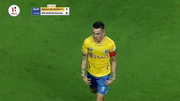 Adrian Luna converts a free kick in Indian Super League