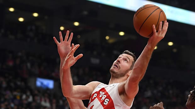 Goran Dragić with attempting a layup.