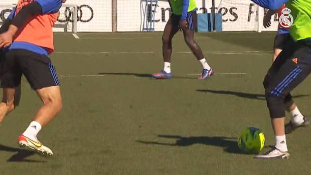Karim Benzema in the fitness and ball work at Real Madrid City