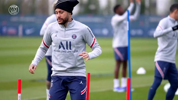 Neymar Jr in focus training session 