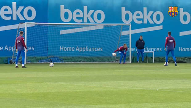 FC Barcelona's squad head to Elche after a light training