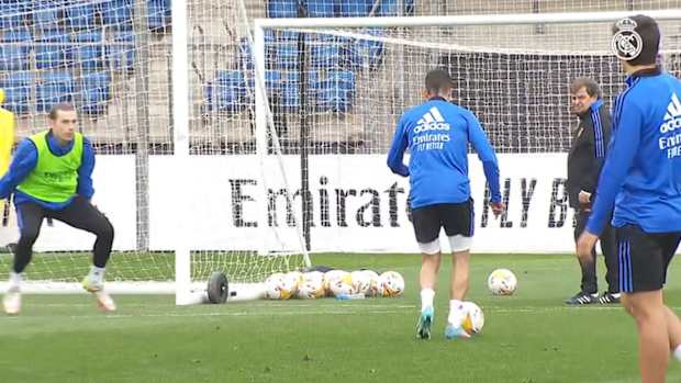 Dani Carvajal prepares for the match against Celta