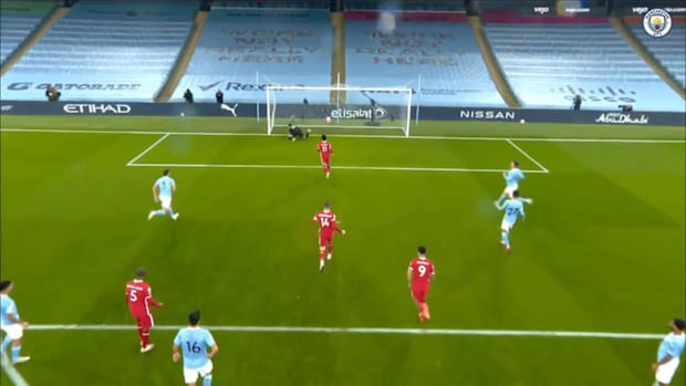 Gabriel Jesus cancels out Salah penalty