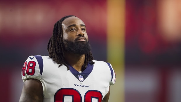 Oct 24, 2021; Glendale, Arizona, USA; Houston Texans tight end Jordan Akins (88) against the Arizona Cardinals at State Farm Stadium.