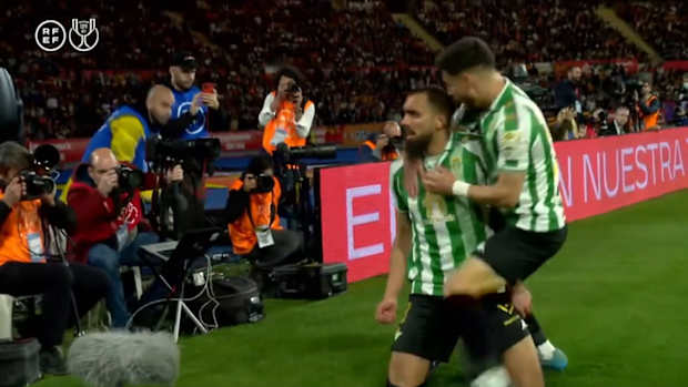 Borja Iglesias' bullet header vs Valencia in Copa del Rey final