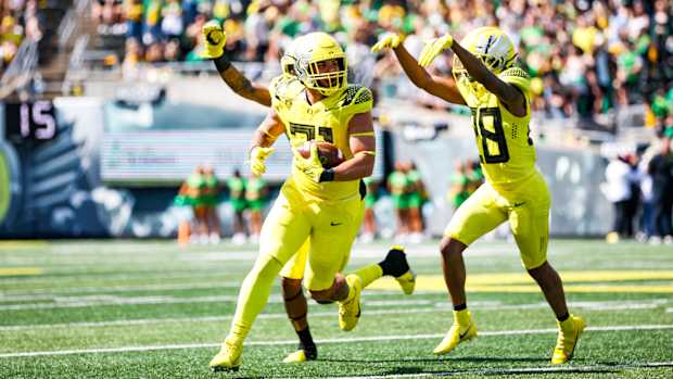 oregon-defense-keith-brown-avante-dickerson-spring-game