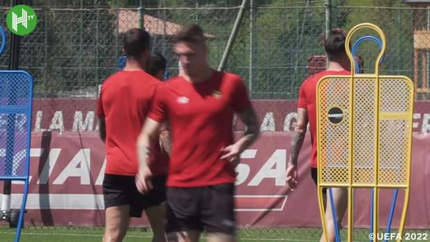 Jose Mourinho leads Roma training before Leicester clash