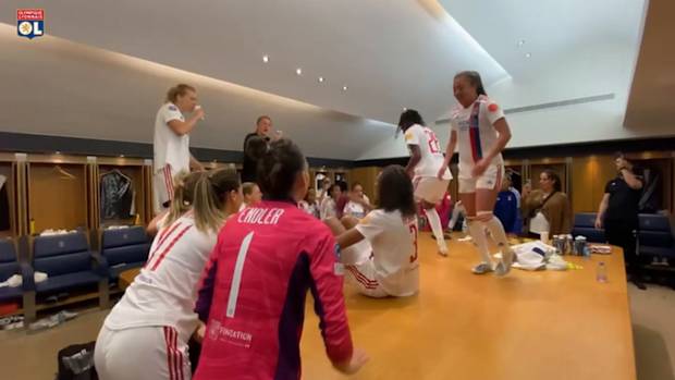OL Women celebrate qualification over PSG