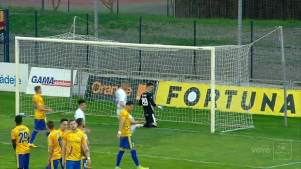 Superb free-kick in the Slovakian League