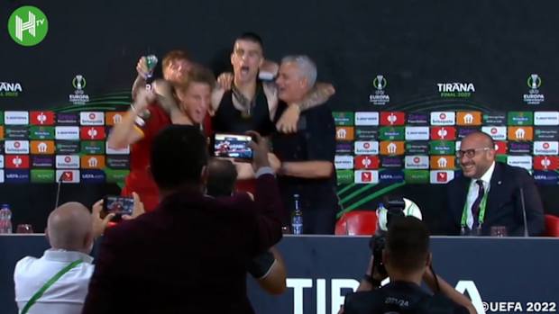 Mourinho departs press conference early to continue AS Roma's celebrations