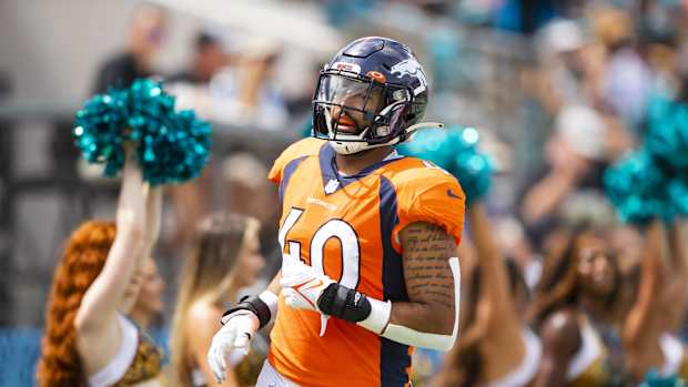Denver Broncos linebacker Justin Strnad (40) against the Jacksonville Jaguars at TIAA Bank Field.