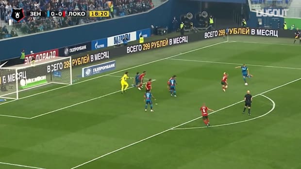 Zenit thrashed Lokomotiv Moscow to clinch third consecutive championship