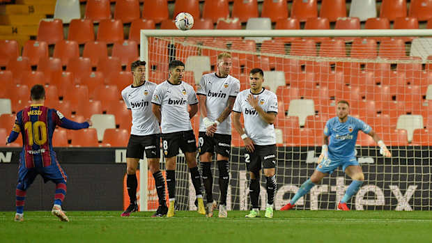Messi-Free-Kick-Valencia