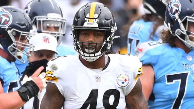 Pittsburgh Steelers outside linebacker Bud Dupree (48) after a defensive stop against the Tennessee Titans at Nissan Stadium.