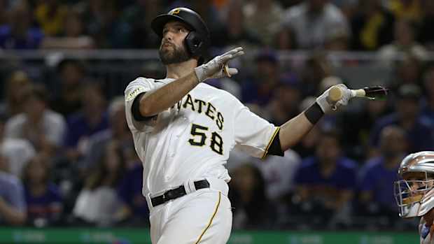 Jacob Stallings hits game-winning grand slam over Mets.