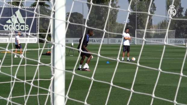 David Alaba completes his first Real Madrid training session