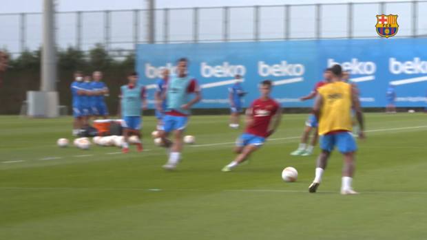 Ronald Araujo back at work