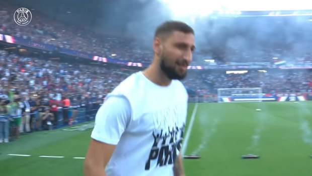 Donnarumma's presentation at Paris Saint-Germain's fans