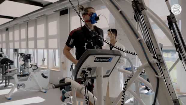 Bayern's new signing Sabitzer at the performance center