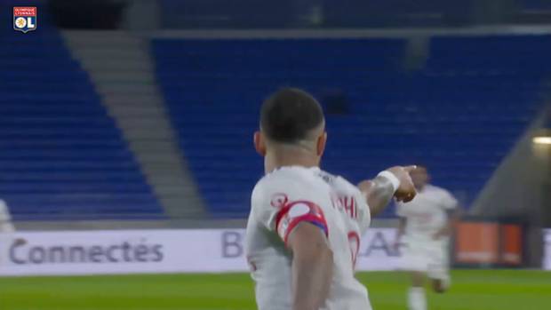Depay double downs Strasbourg