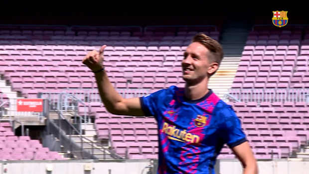 Luuk de Jong's presentation at the Camp Nou