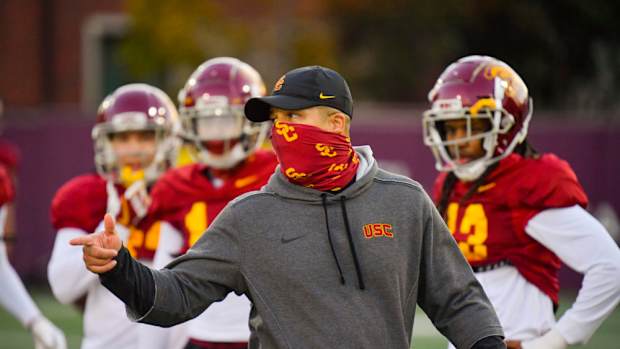donte_williams_111120-USC-FB-PRACTICE-MCGILLEN-1268-scaled-e1605245208724