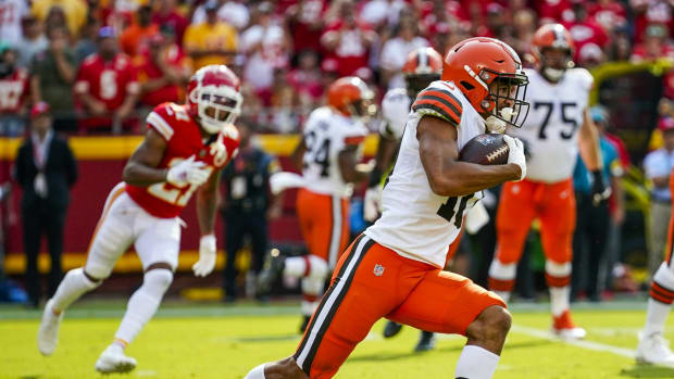 Sep 12, 2021; Kansas City, Missouri, USA; Cleveland Browns wide receiver Anthony Schwartz (10) runs against the Kansas City Chiefs during the first half at GEHA Field at Arrowhead Stadium. Mandatory Credit: Jay Biggerstaff-USA TODAY Sports