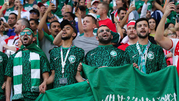 Fans Arabia Saudita vs Polonia