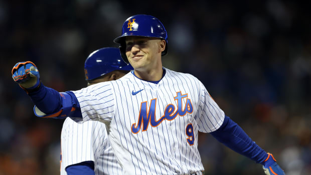 The Mets have maintained dialogue with free agent center fielder Brandon Nimmo.