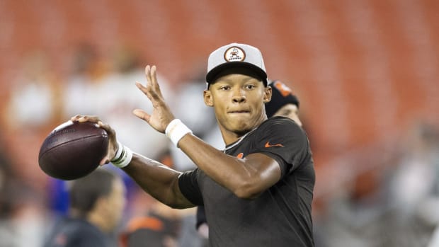 Cleveland Browns quarterback Joshua Dobbs (15) throws the ball during warmups before the game against the Cincinnati Bengals at FirstEnergy Stadium.