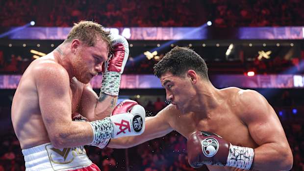 Canelo Alvarez vs. Dmitrii Bivol