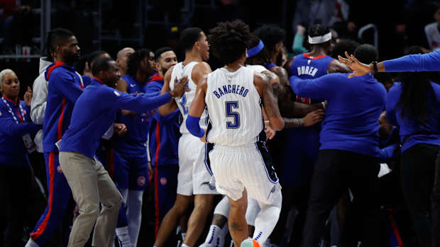 pistons-magic