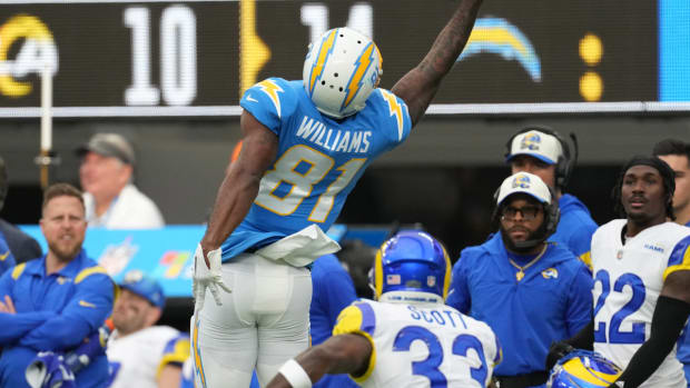 Jan 1, 2023; Inglewood, California, USA; Los Angeles Chargers wide receiver Mike Williams (81) catches the ball in the first half against the Los Angeles Chargers at SoFi Stadium. Mandatory Credit: Kirby Lee-USA TODAY Sports