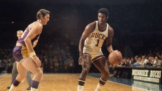 Milwaukee Bucks guard Oscar Robertson (1) against Los Angeles Lakers guard Jerry West (44)