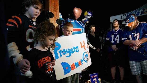 fans piden por Damar Hamlin