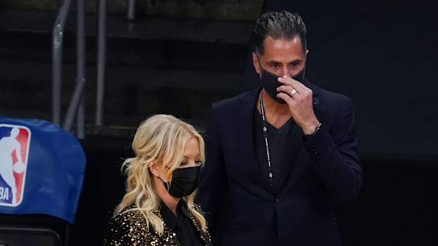 rob pelinka jeanie buss 2020