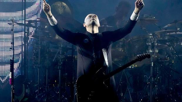 Billy Corgan of Smashing Pumpkins performs at Fiserv Forum in Milwaukee. Smashing Pumpkins 0879