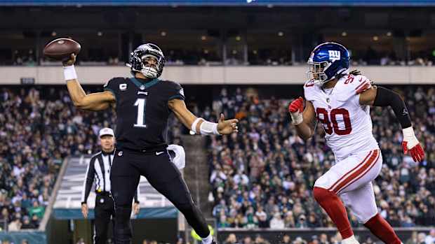 Jalen Hurts under pressure vs. Giants