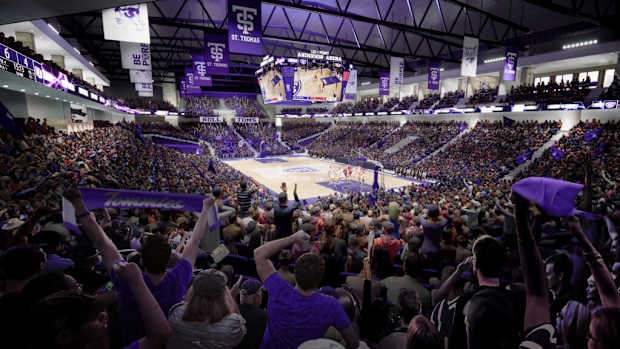 lee-and-penny-anderson-arena-basketball-1024x576
