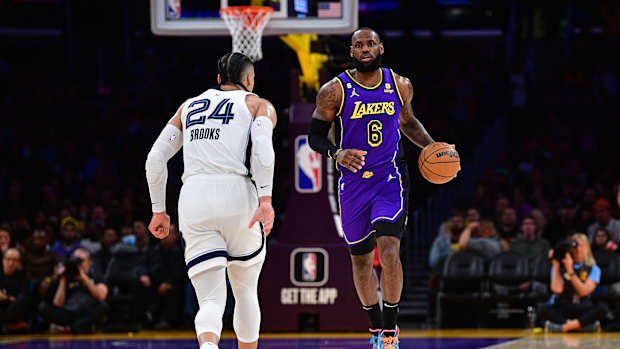 lebron james dillon brooks grizzlies wide 1-20-23