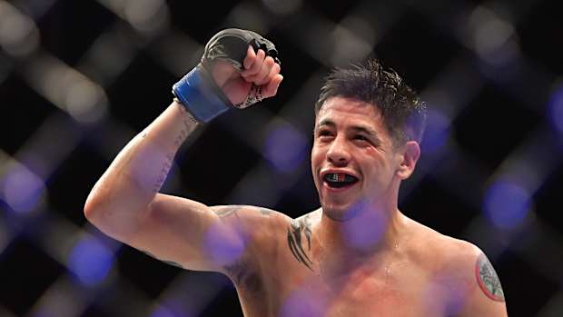 El zurdazo con el que Brandon Moreno se coronó campeón mosca de la UFC