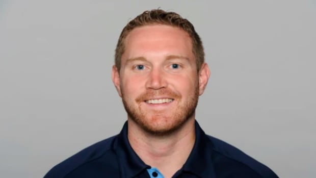 Tennessee Titans tight ends coach Luke Steckel.