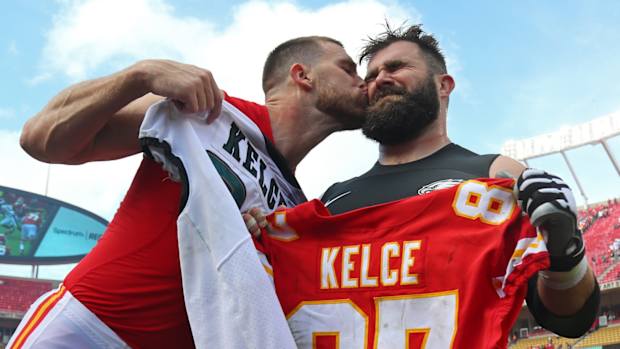 Hermanos Kelce los primeros en enfrentarse en un Super Bowl en la historia de la NFL