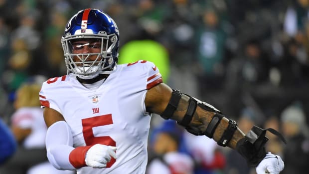 Jan 21, 2023; Philadelphia, Pennsylvania, USA; New York Giants defensive end Kayvon Thibodeaux (5) against the Philadelphia Eagles during an NFC divisional round game at Lincoln Financial Field.