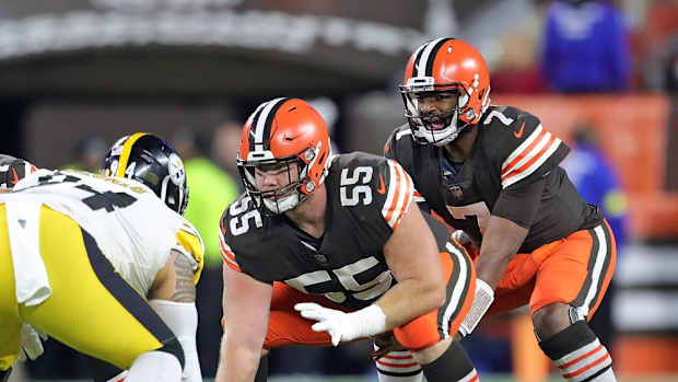 Browns quarterback Jacoby Brissett under center Ethan Pocic during the first half against the Pittsburgh Steelers, Thursday, Sept. 22, 2022, in Cleveland. Brownssteelers 35